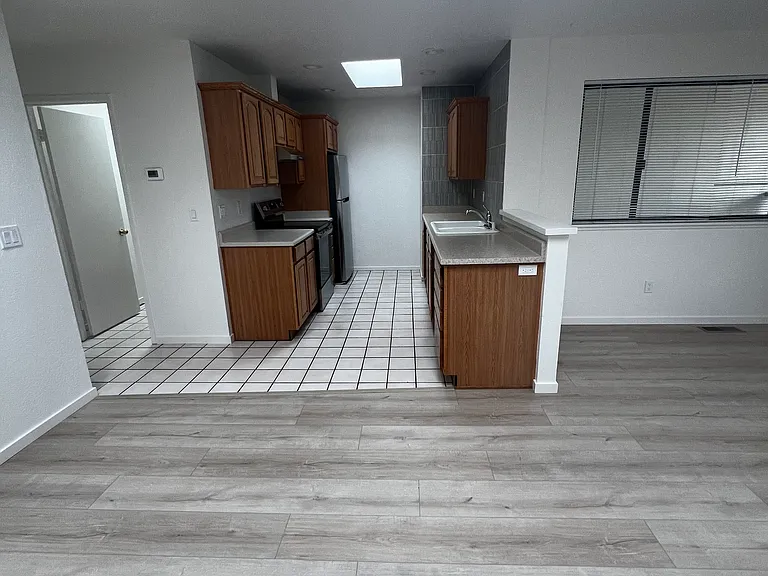549 Elder Ave #A — Photo 4