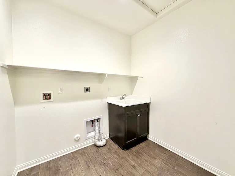 32463 McKiernan Ln — Photo 17