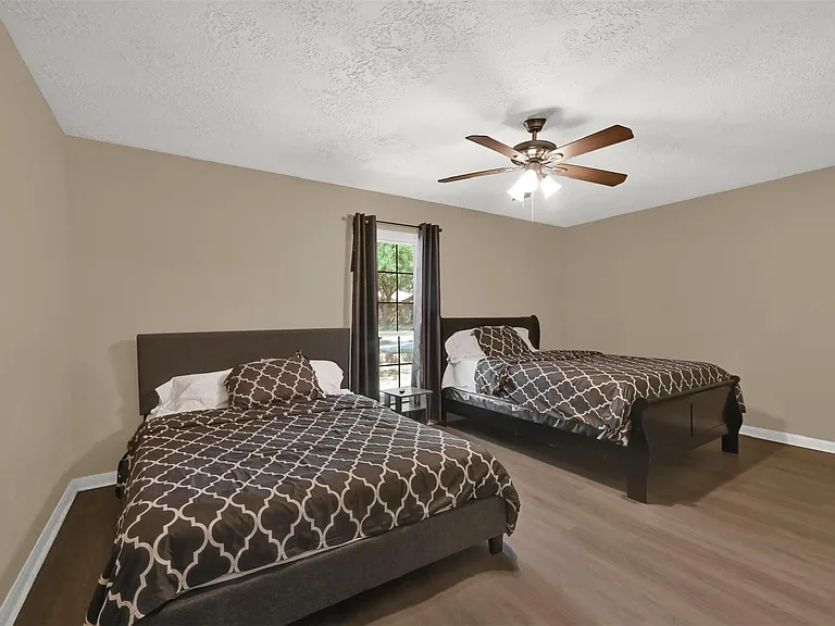 14102 Sylvia Dr — Photo 19