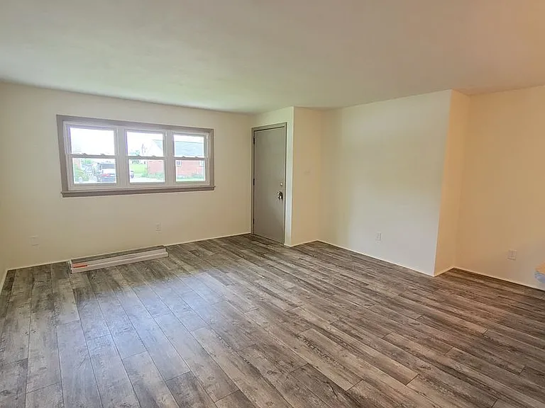190 Carbaugh Dr — Photo 3