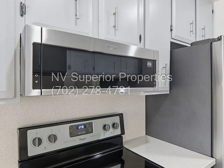 2274 E Desert Inn Rd — Photo 11