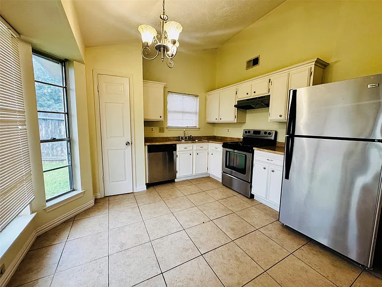 17118 Amber Ridge Dr — Photo 12
