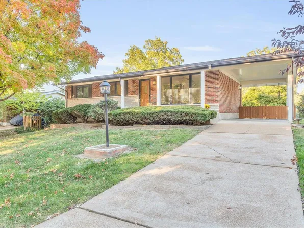 3933 Colony Gardens Dr, Saint Louis, MO 63125
