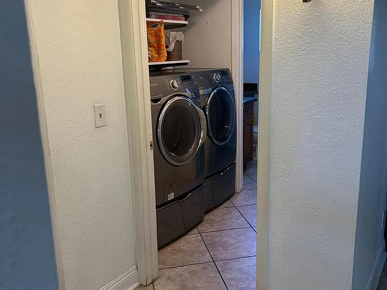 6916 W Georgia Ave — Photo 47