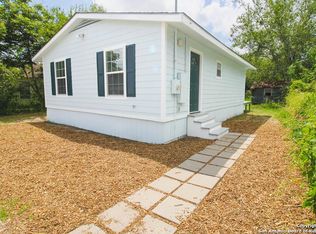 805 Stamper, Beeville 78102