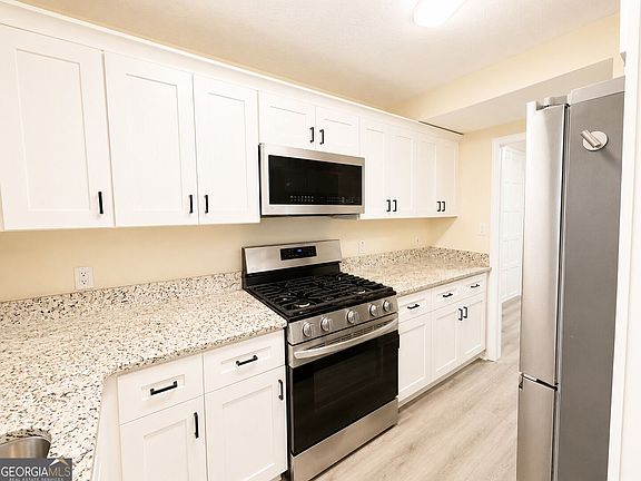 4th image of 2244 Wellington Cir
