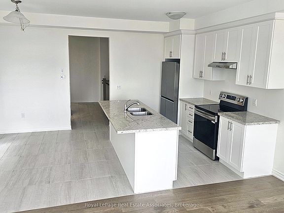 4th image of 75 Picardy Dr