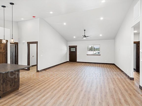 5th image of 4046 Snowberry Ave