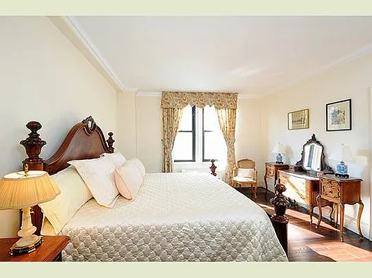 Sold by Stribling | media 9