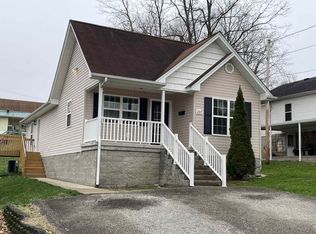 207 W 3rd St, Grayson, KY 41143