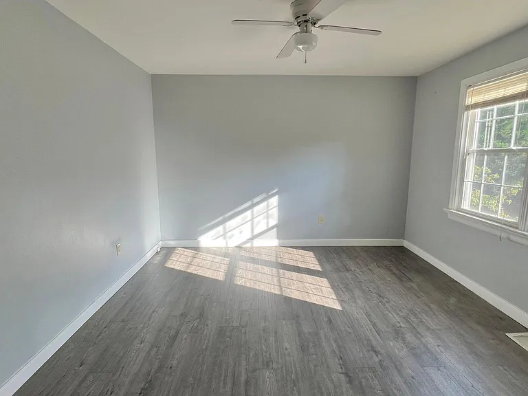 2105 Lauderdale Dr — Photo 12