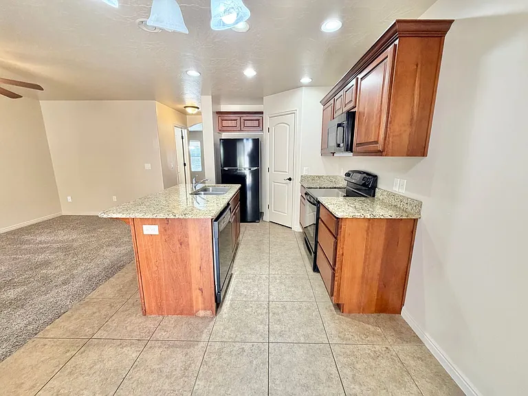3419 S River Rd #51 — Photo 9