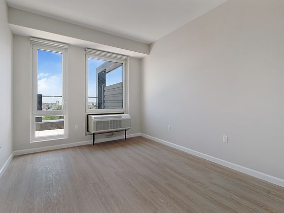 5th image of 18303 Hillside Ave #7B
