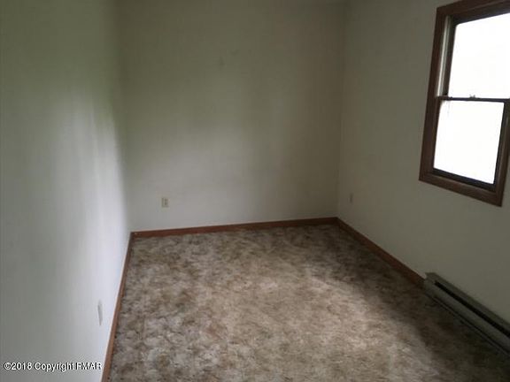 5th image of 136 Dogwood Ln