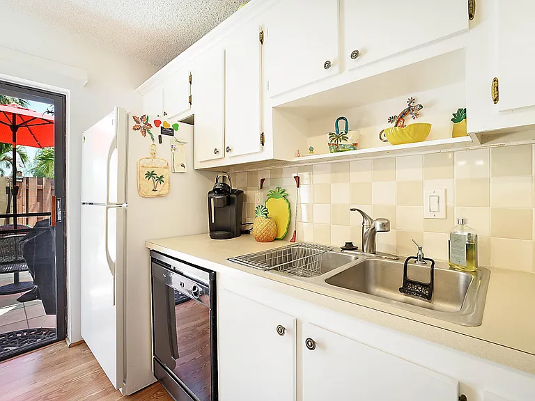 825 Center St #11C — Photo 12