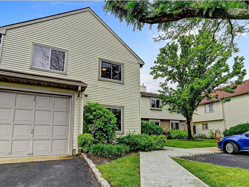 1st image of 29 Chatham Ct