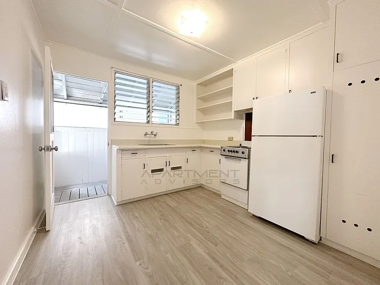 1089 Karratti Ln — Photo 3