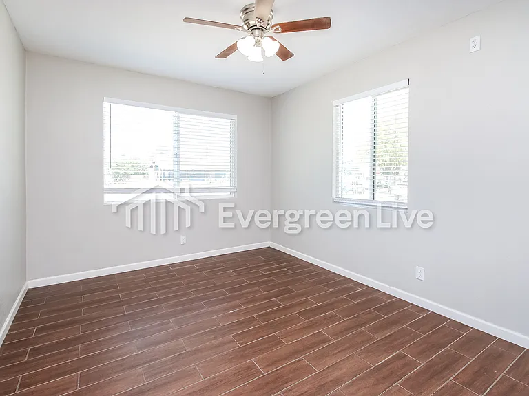 3726 E 25th St — Photo 12