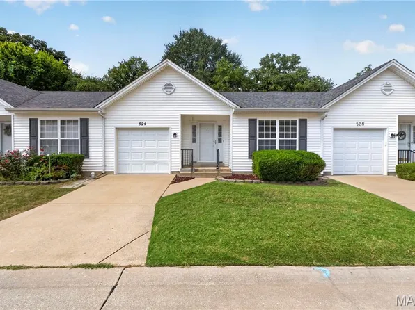 524 Pacific Estates Dr, Pacific, MO 63069