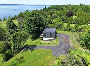 1391 Pelots Point Rd N, Grand Isle, VT 05458