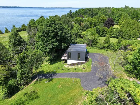 1391 Pelots Point Road, North Hero, VT 05458