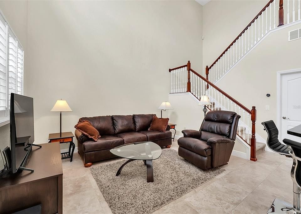 2nd image of 132021 Fountainbleau Dr