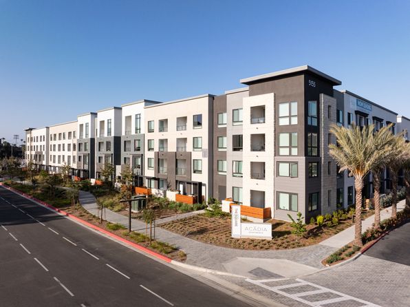 Acadia | 5155 Katella Ave, Los Alamitos, CA