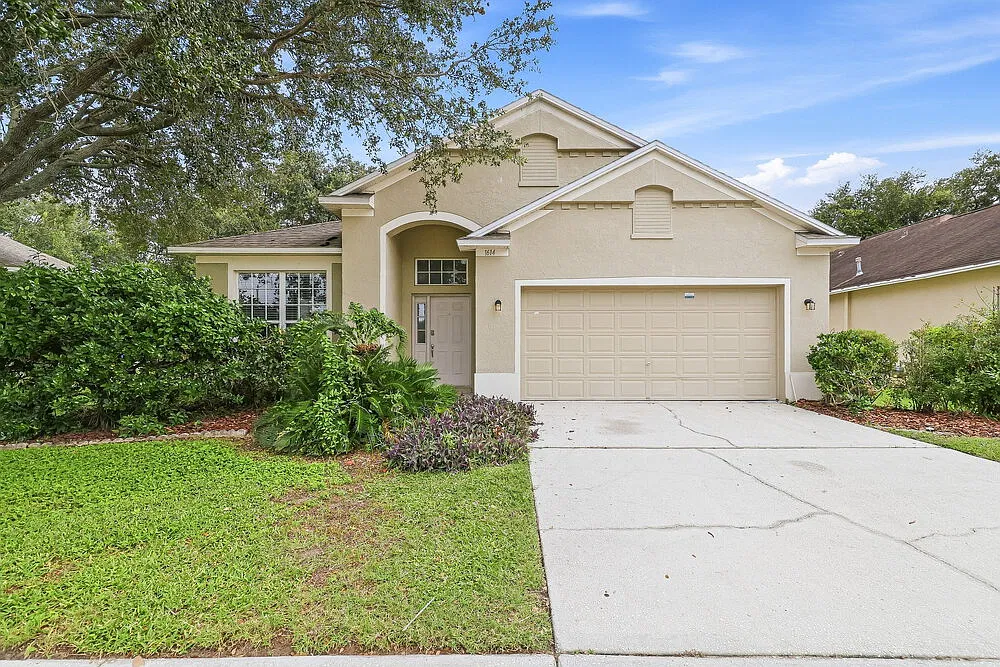 3 bed, 2.0 bath, 1756 sqft, $2,535 — Photo 1