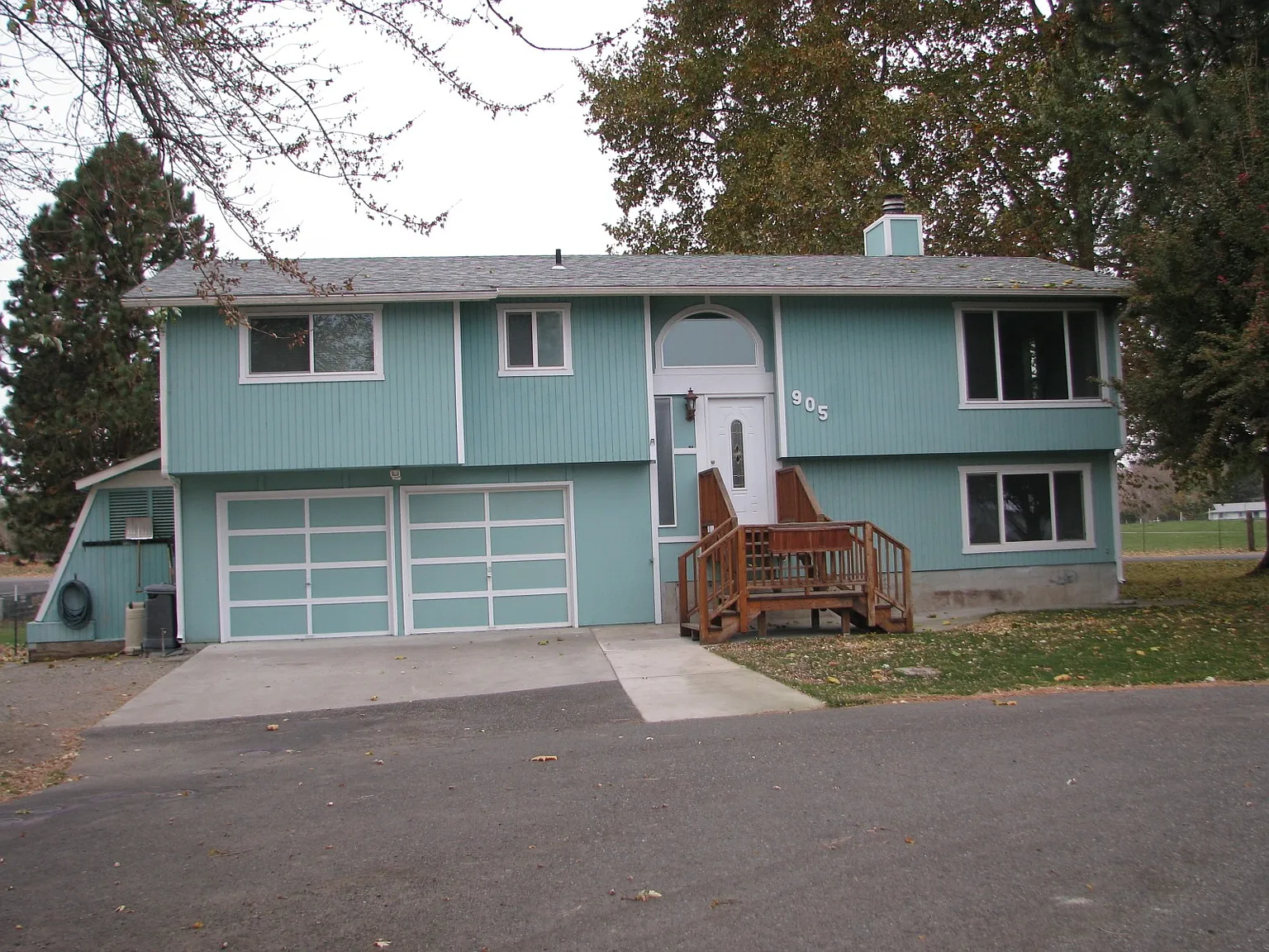 905 Road 51 photo 1