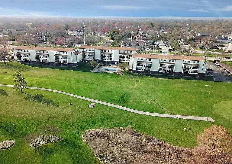 3215 W Willow Knolls — Photo 3