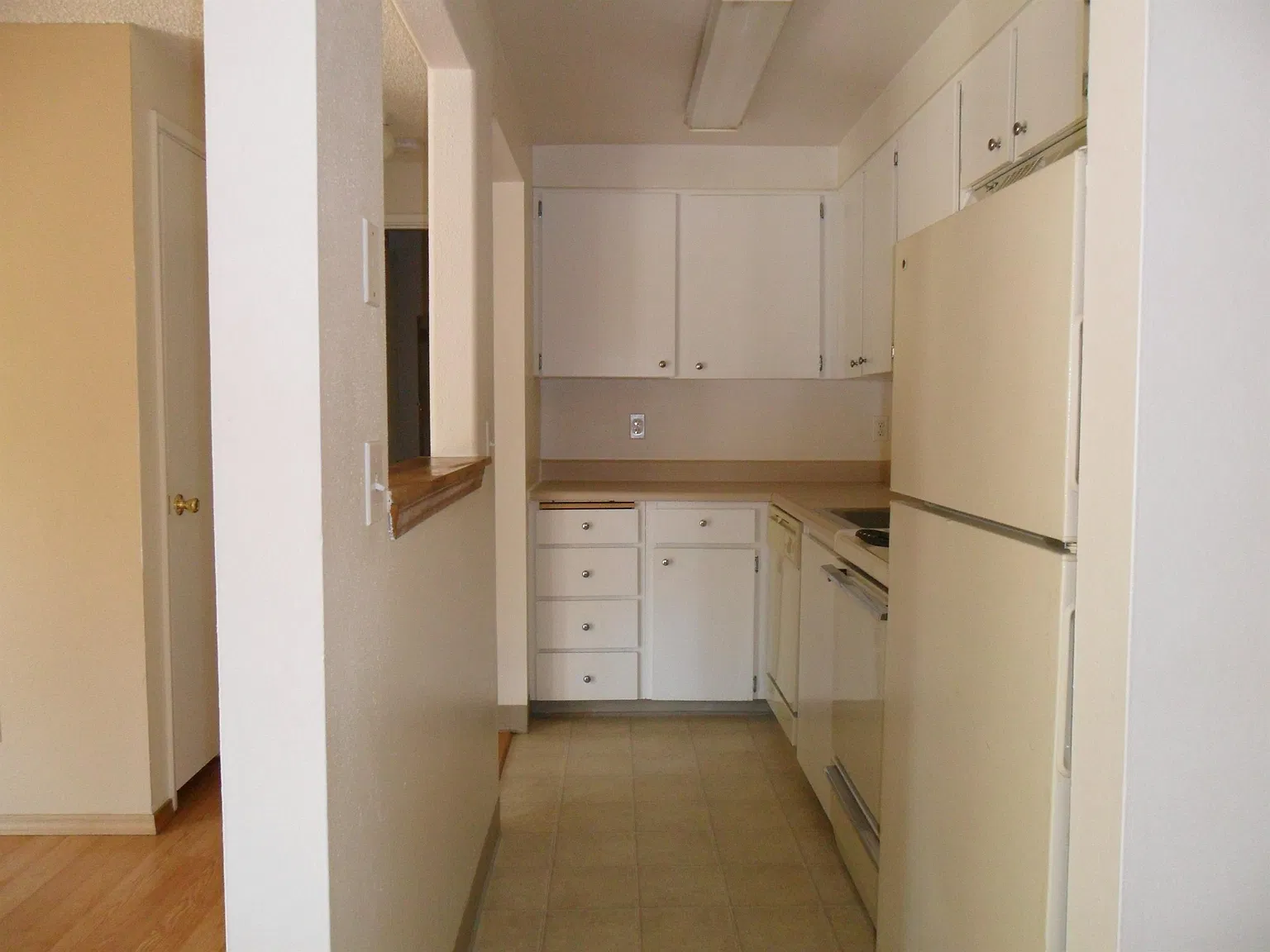 Valley Brook Apts - 056 — Photo 2