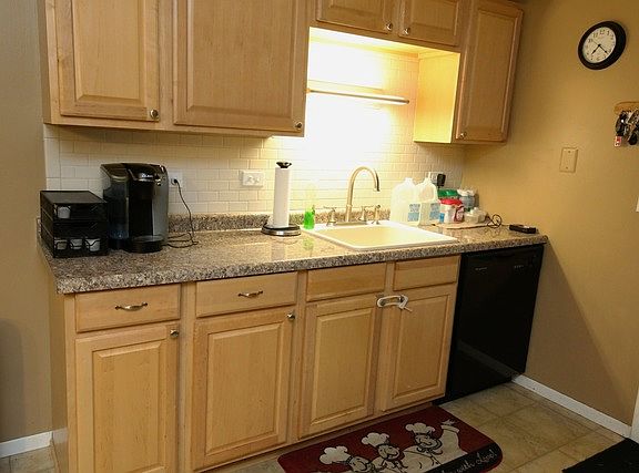 5th image of 1054 Hampton Hbr #8201
