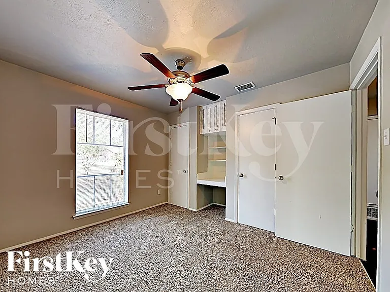 430 Kelly Ct — Photo 10