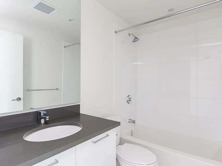 228 Nelsons Cres — Photo 48