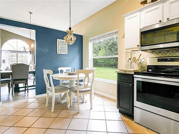 5th image of 429 Lexingdale Dr