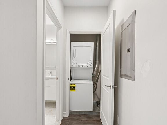 5th image of 55 Bradford St #103
