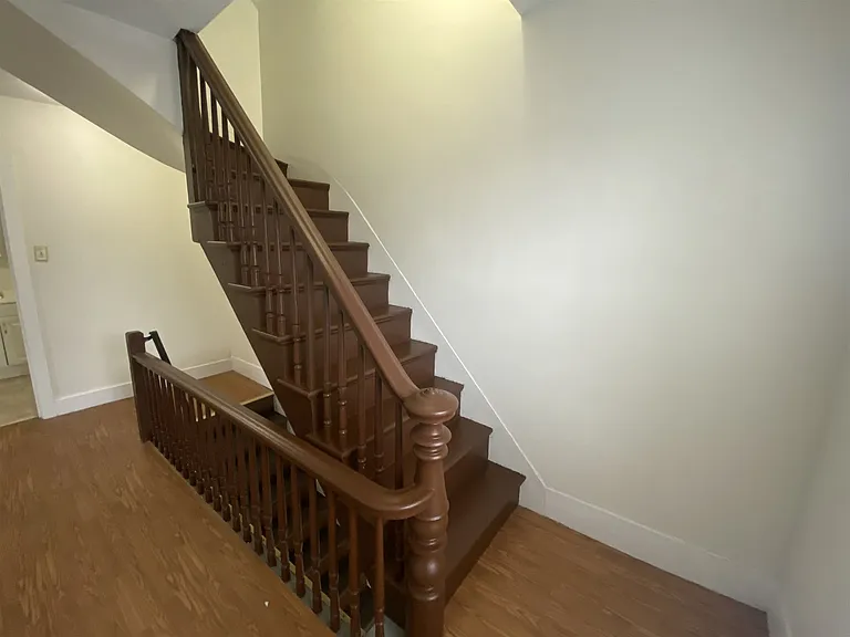 22 Ferry St #2 — Photo 37