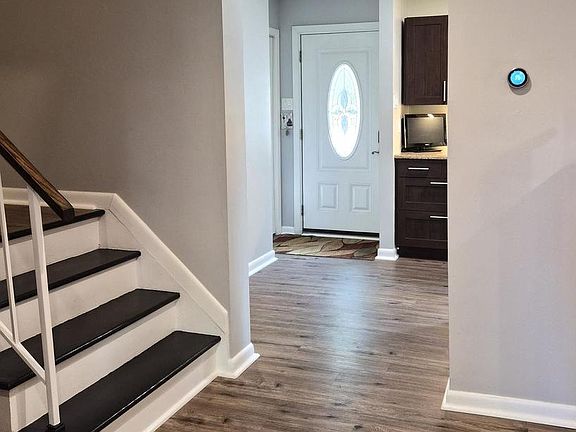 3rd image of 73 Gentry Ct