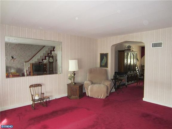 3rd image of 3043 Longshore Ave