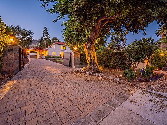4th image of 1225 E Altadena Dr