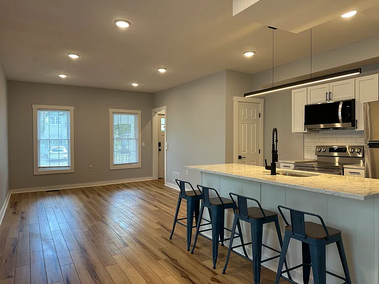 128 Caroline Ave #1 — Photo 34