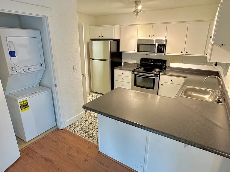 9837 NE Irving St #301 — Photo 6