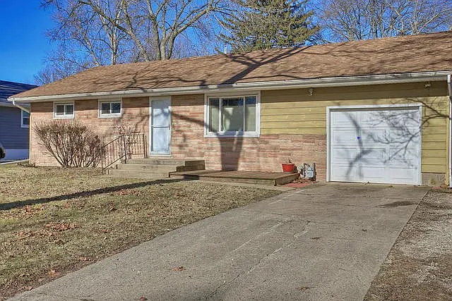 1804 Broadmoor Dr photo 1