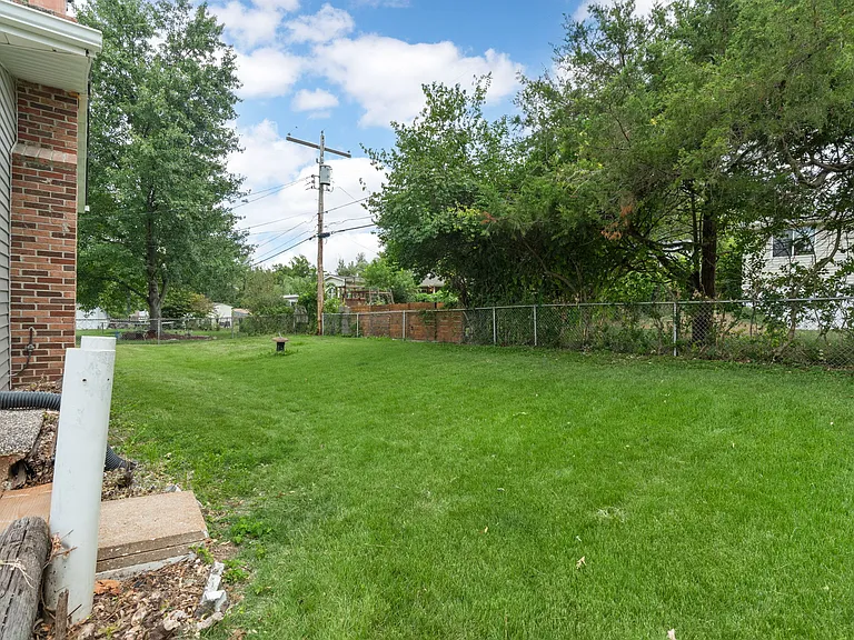 2734 Beloit Dr — Photo 38