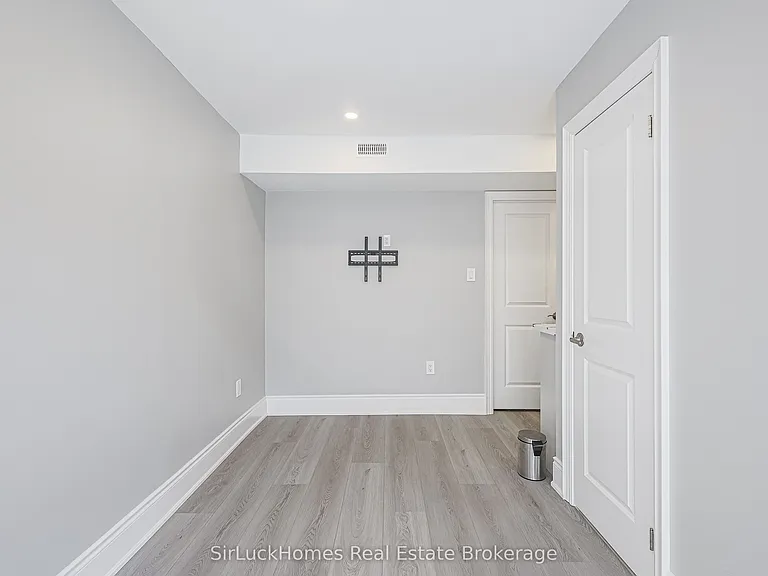 250 Richvale Dr S #22 — Photo 14