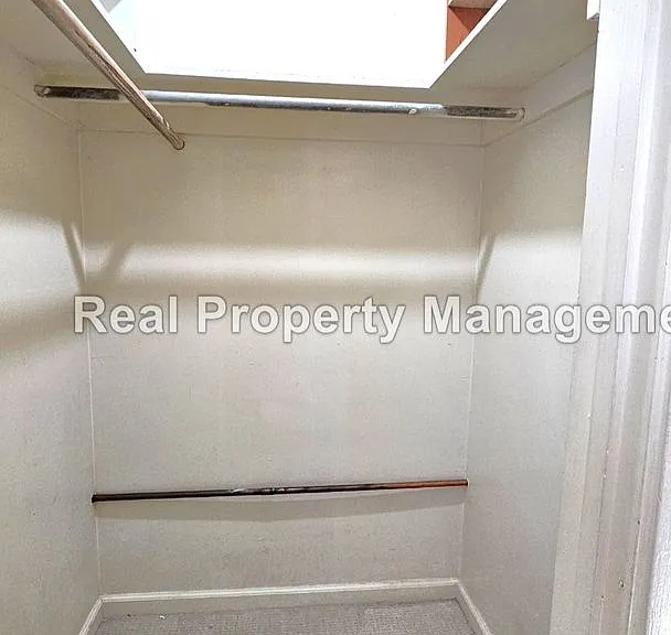 910 1/2 Mormon St #A — Photo 5