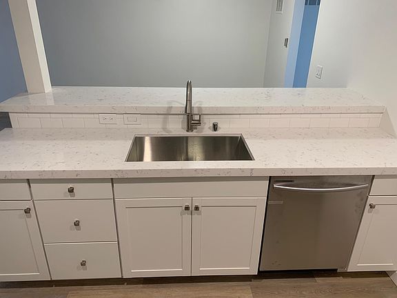 4th image of 1625 Laguna St APT 10