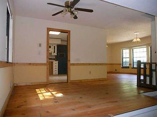 3rd image of 671 Stonehedge Dr
