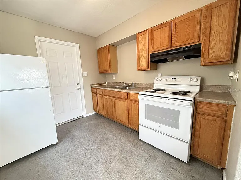 114 Court St SW — Photo 7