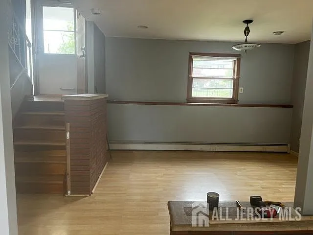 4 bed, 2.0 bath, 1632 sqft, $3,700 — Photo 3